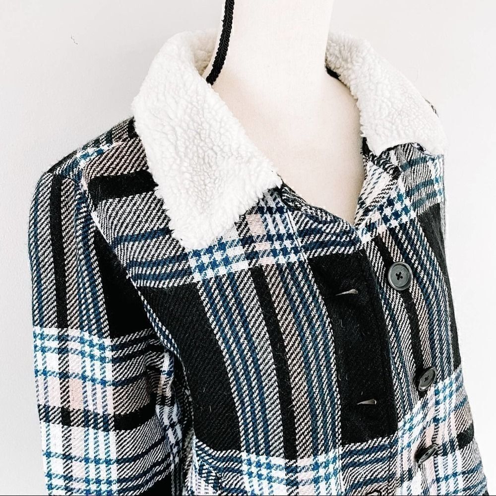 Susina Plaid Shacket   - Picture 4 of 11